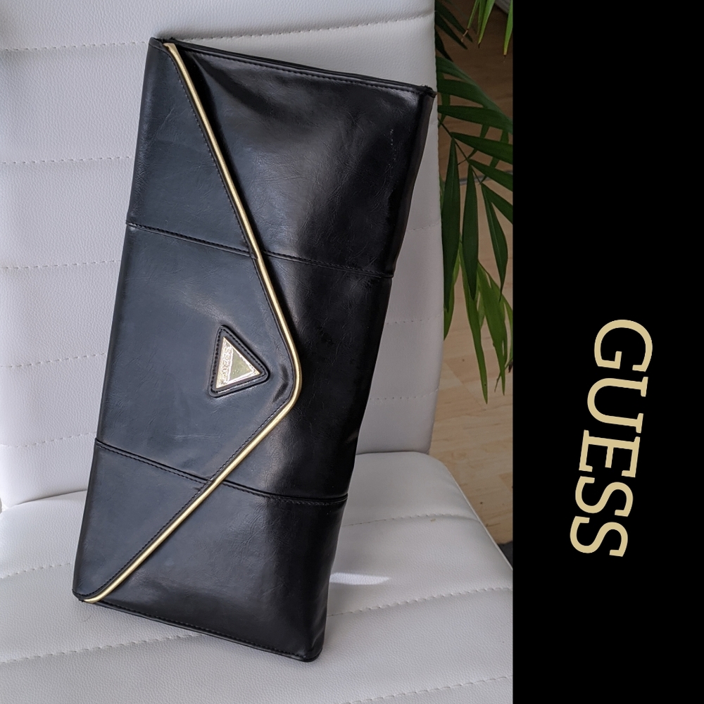 GUESS LADIE'S CLUTCH